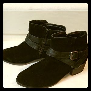 Sonoma black ankle boots booties